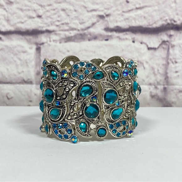Peacock Vibe Cuff Stretch Bracelet - Picture 4 of 6